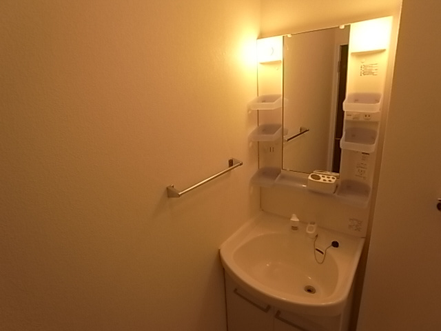 神戸市須磨区車字梨川のアパートの洗面所|シャンプードレッサー