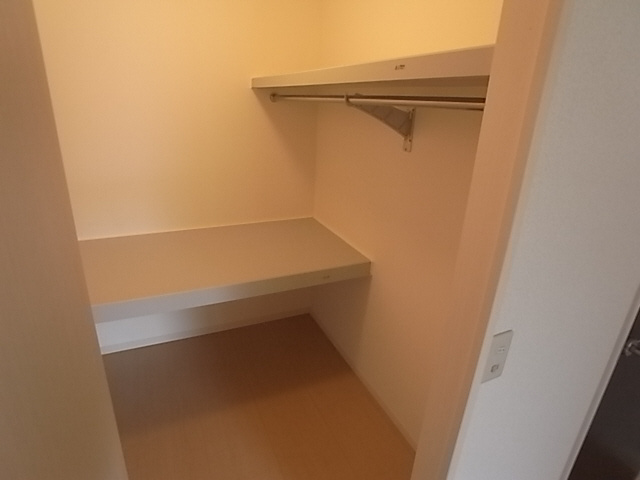 神戸市須磨区車字梨川のアパートの収納|ウォークインクローゼット