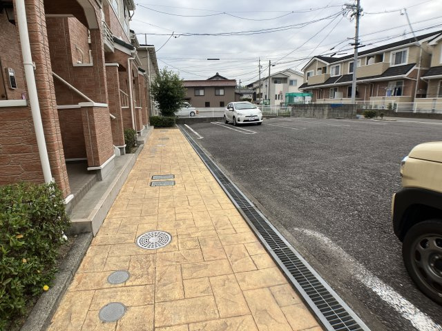 グランデカメリア山の手Ⅰの駐車場