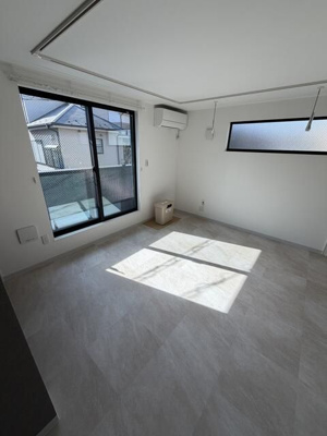 【居間・リビング】 | CharmeRogerResidence(シャルムロジャーレジデンス) | 別号室参考写真