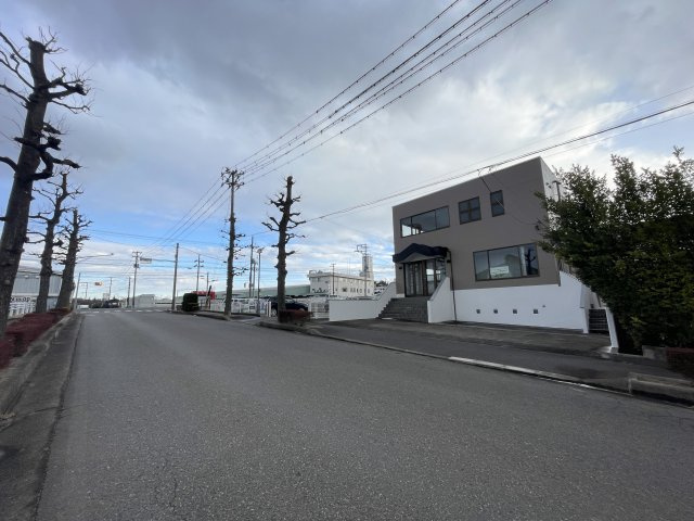 想定年間賃料　300万　想定利回り　7.1％　鉄骨鉄筋コンクリート造の周辺