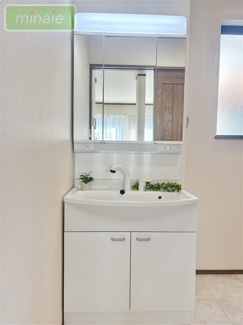 【独立洗面台】 | ファミリークロゼット　キッチン脇可動棚　八木が谷１　全2棟　A号棟 | 同タイプ