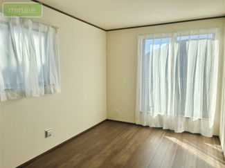 【洋室】 | ファミリークロゼット　キッチン脇可動棚　八木が谷１　全2棟　A号棟 | 同タイプ