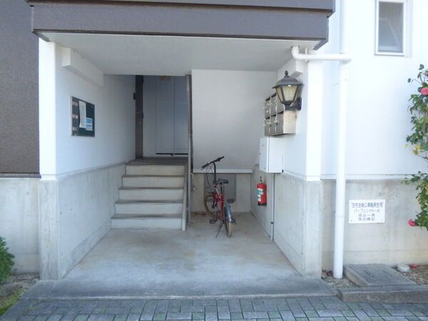 パープルシャトーA棟のロビー