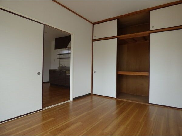 パープルシャトーA棟の収納