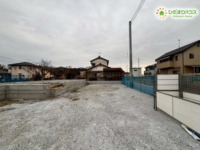 熊谷市中恩田　新築一戸建て　リーブルガーデン　01の駐車場