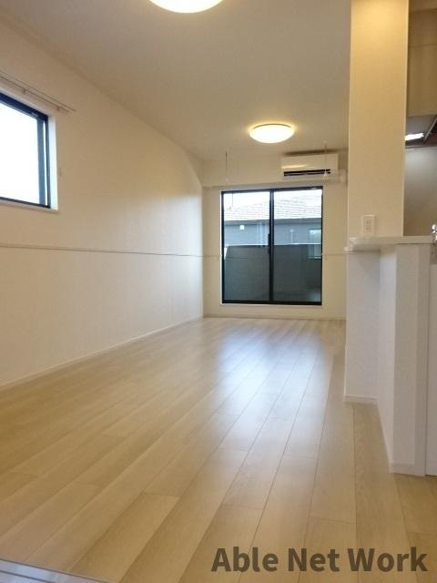 ロワゾーブルーOの居間・リビング|１３．３帖のLDK