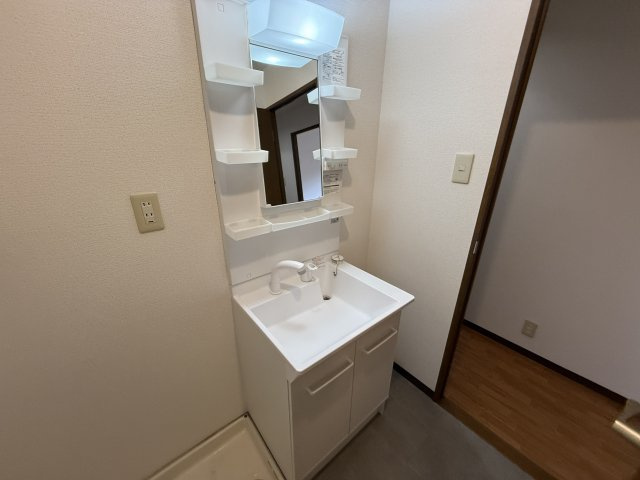 サングリュックコート の独立洗面台