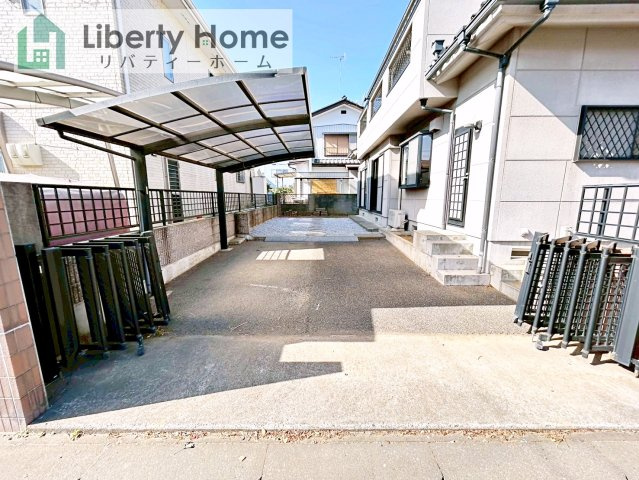 古河市久能　中古戸建の駐車場