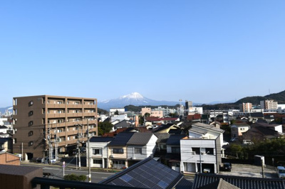 【バルコニー】 | ライオンズマンション米子角盤町 | 晴れた日は大山がきれいに見えます！