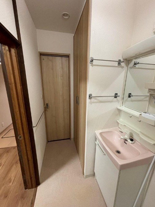 大津市園山２丁目の独立洗面台