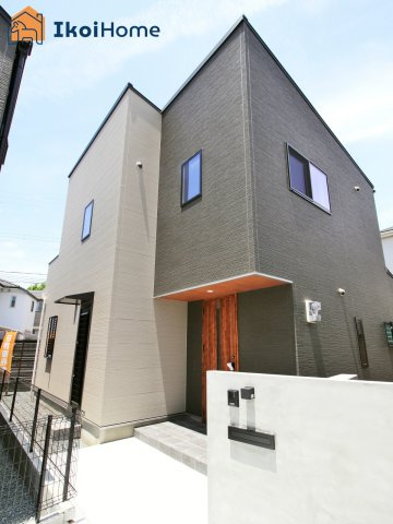 神戸市西区池上2丁目　新築戸建　の外観|駐車スペース2台可能！お洒落な外観です！内部も木目のフローリングと白のクロスで明るい室内です！