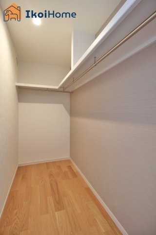 神戸市西区池上2丁目　新築戸建　のトイレ|●年中無休：当日予約可●収納スペースも広く、荷物が多くなりやすいお子様なども安心です。