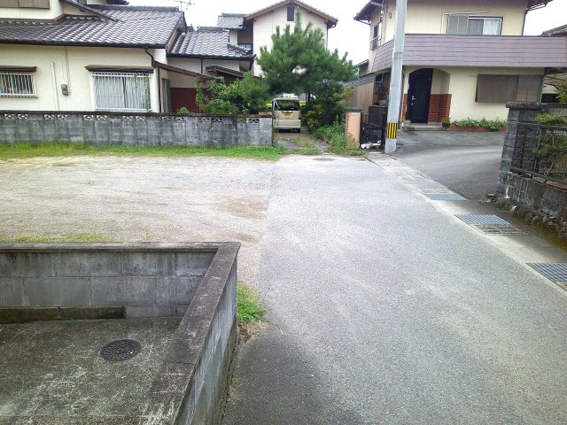 うきは市浮羽町西隈上　売り土地の前面道路含む現地写真