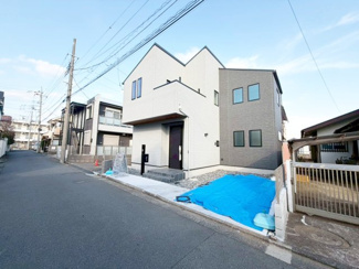 【前面道路含む現地写真】