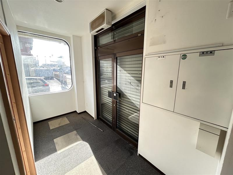 東海市　高横須賀町1丁目貸店舗・事務所のエントランス