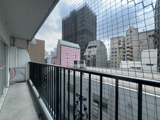 【その他共用部分】 | 広すぎないからこそ、日々のお手入れが驚くほど簡単。サッと掃き掃除ができるサイズ感で、常に清潔な空間を保てます。家事の負担を減らし、自分時間を大切にしたい方にぴったりの設計です。