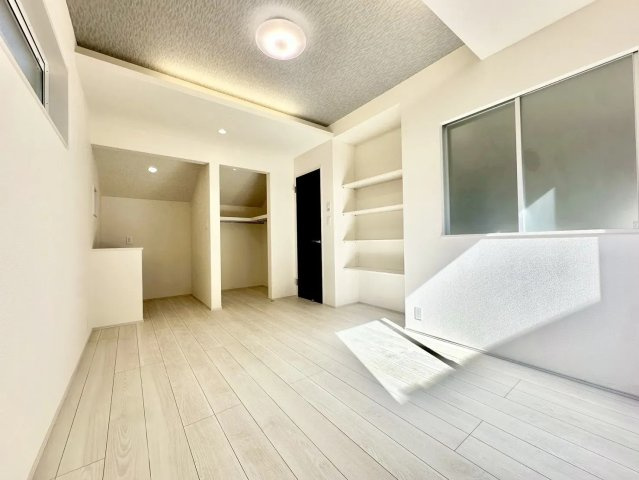 練馬区谷原6丁目　長期優良住宅　太陽光パネル搭載　限定1棟の洋室