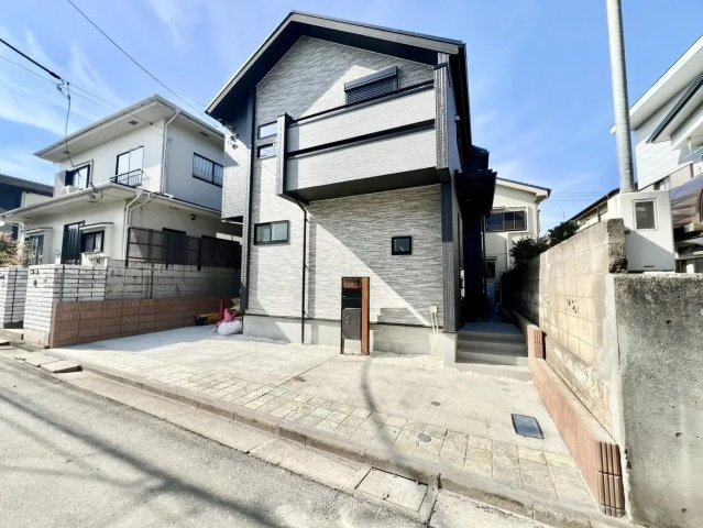 練馬区谷原6丁目　長期優良住宅　太陽光パネル搭載　限定1棟の外観