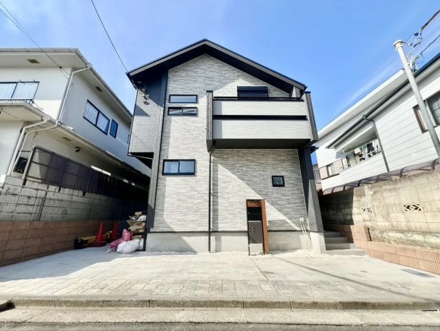 練馬区谷原6丁目　長期優良住宅　太陽光パネル搭載　限定1棟の外観