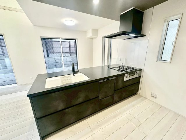 練馬区谷原6丁目　長期優良住宅　太陽光パネル搭載　限定1棟のキッチン