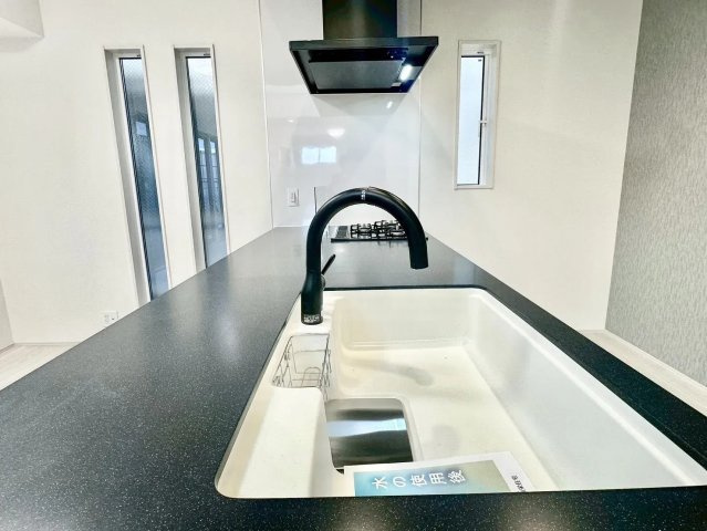 練馬区谷原6丁目　長期優良住宅　太陽光パネル搭載　限定1棟のキッチン