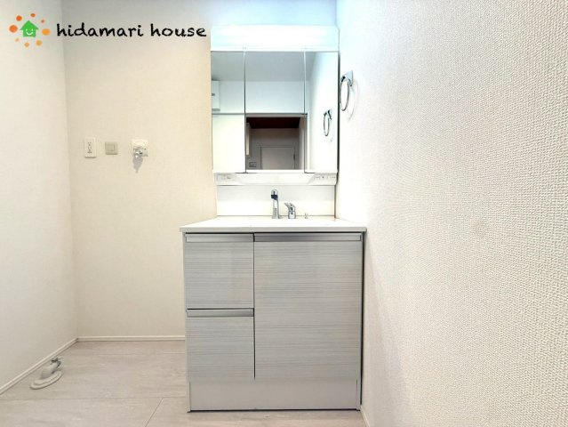 伊奈町小室10期　新築戸建　グラファーレ01の独立洗面台