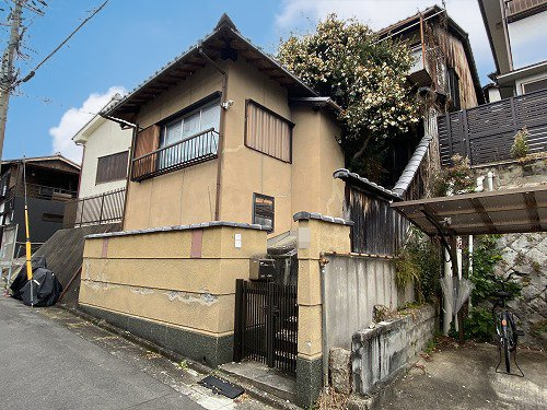 吉田中大路町　中古戸建の外観