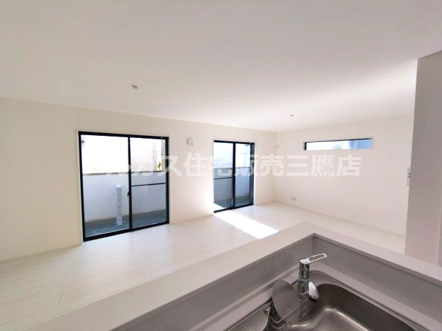 【内覧動画公開中！】三鷹市野崎４丁目 中央線 武蔵境駅 新築戸建の居間・リビング