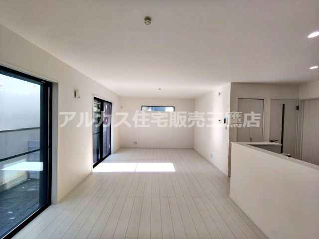 【内覧動画公開中！】三鷹市野崎４丁目 中央線 武蔵境駅 新築戸建の居間・リビング