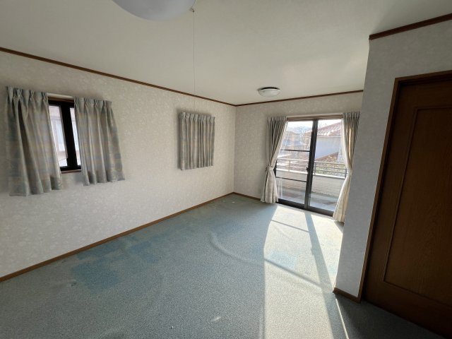 津山市志戸部中古住宅　6LDK＋インナーガレージの洋室|2F 10.2畳