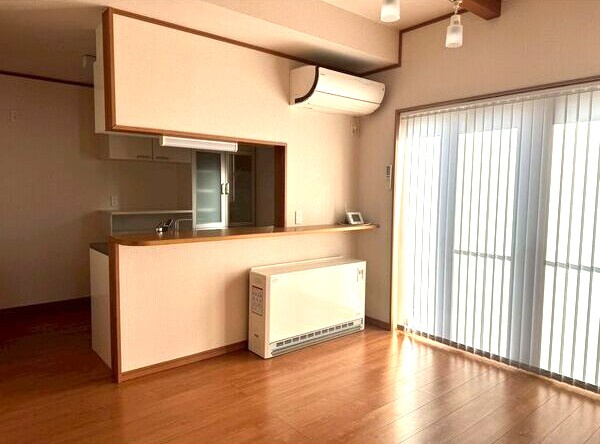 大和町苅安賀戸建の居間・リビング