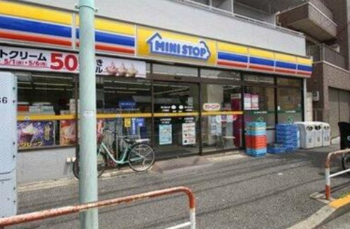 ラシーネの周辺