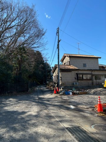 あきる野市上代継第2　1号棟　絶賛建設中！！の前面道路含む現地写真