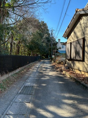 あきる野市上代継第2　1号棟　絶賛建設中！！の前面道路含む現地写真