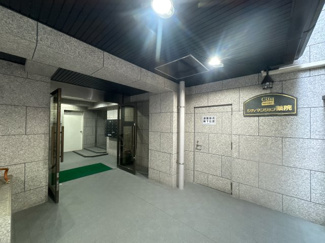 【外観】 | 西鉄天神大牟田線と地下鉄七隈線が乗り入れる「薬院」駅まで徒歩圏内。天神・博多方面どちらへもダイレクトにアクセスできる軽快なフットワークが魅力です。