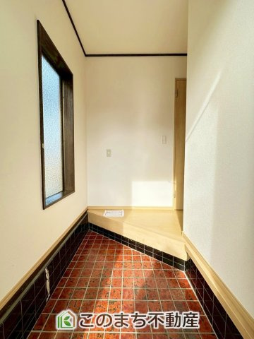 KEM小山市羽川1期　中古戸建の玄関