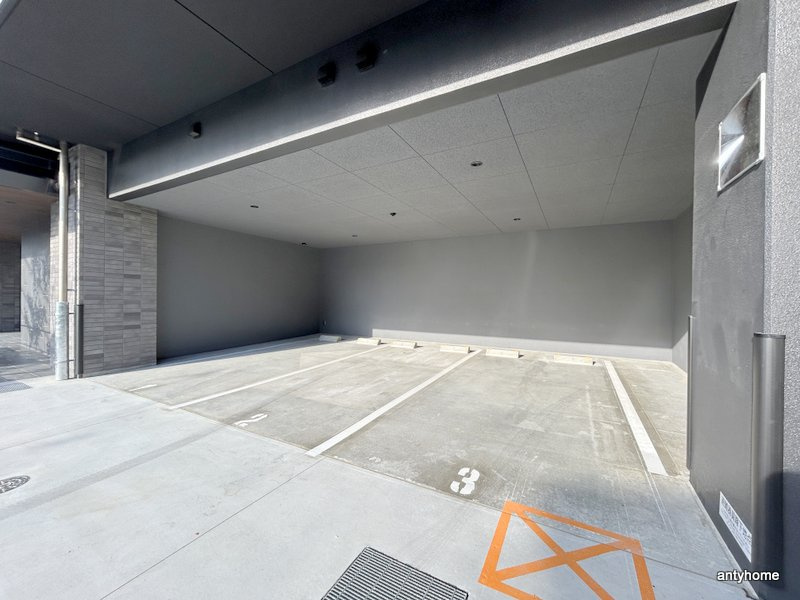 ブランシエスタ南吹田パークサイド　仲介手数料無料の駐車場