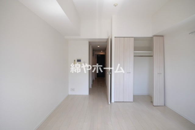S-RESIDENCE緑橋駅前の居間・リビング|こちらのリビングで趣味の時間をお楽しみください