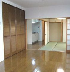 【居間・リビング】 | 門前ビル | ゆったり過ごせるリビングです