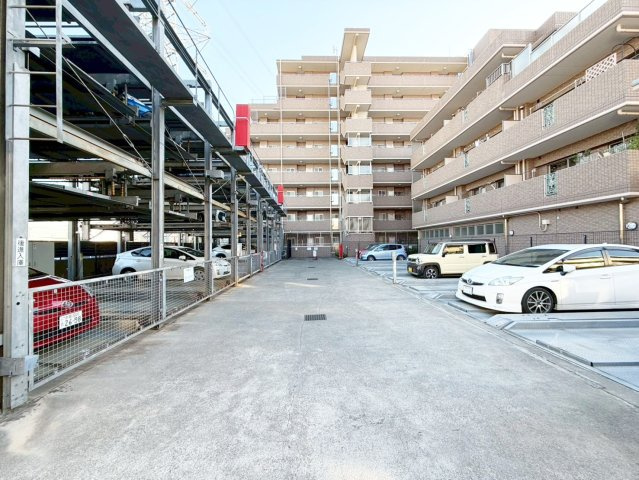 【駐車場】