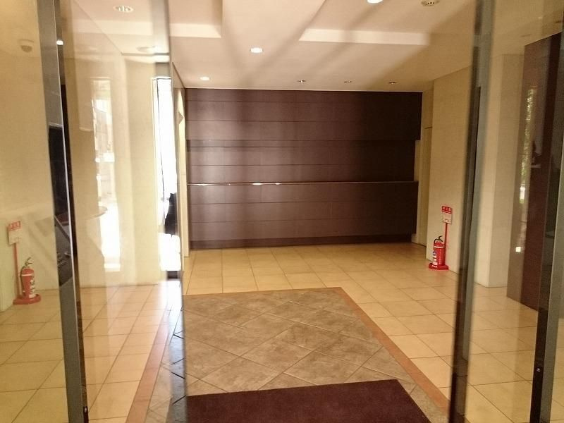 セイワパレス長堀南のエントランス