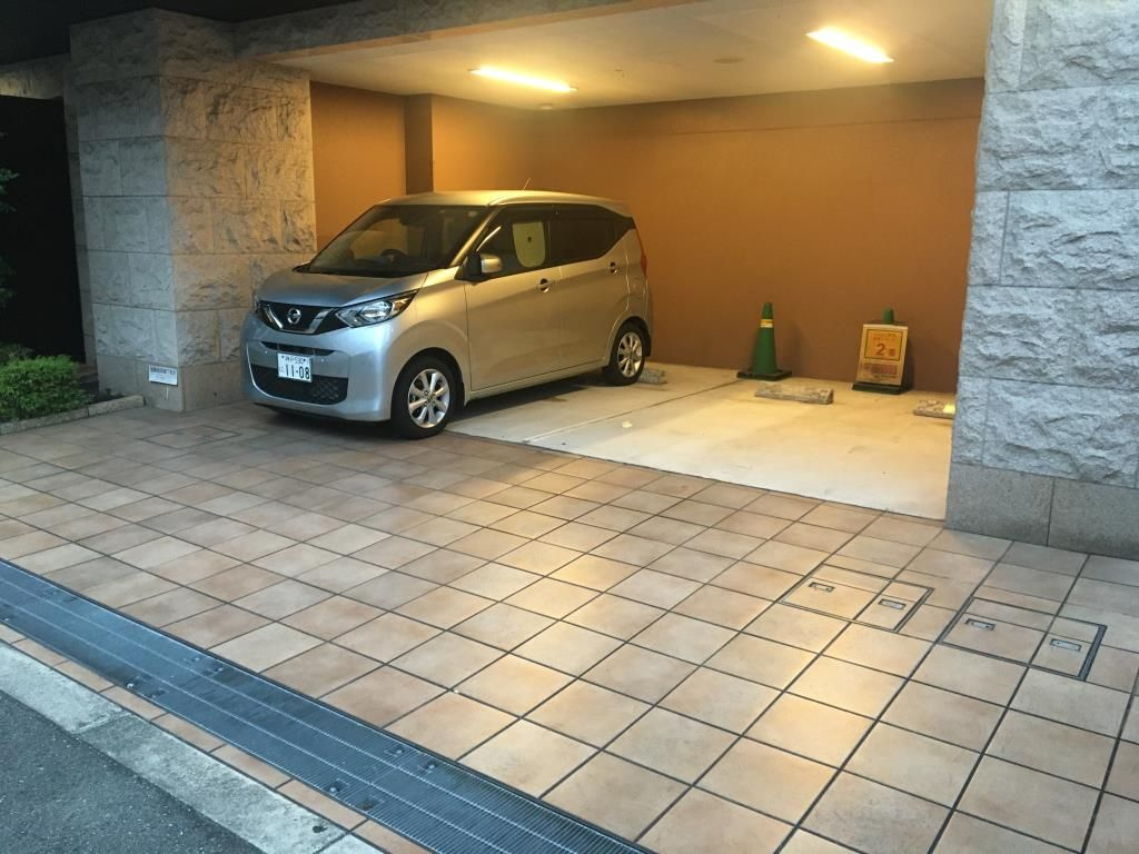 セイワパレス長堀南の駐車場