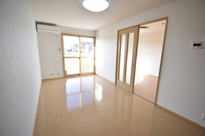 【居間・リビング】 | ノーブル千舟 Ｃ棟