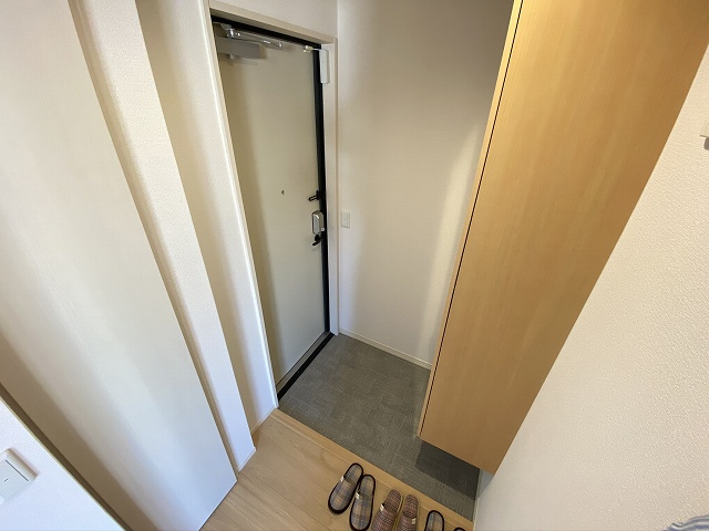 神戸市兵庫区下沢通７丁目の賃貸マンションの玄関