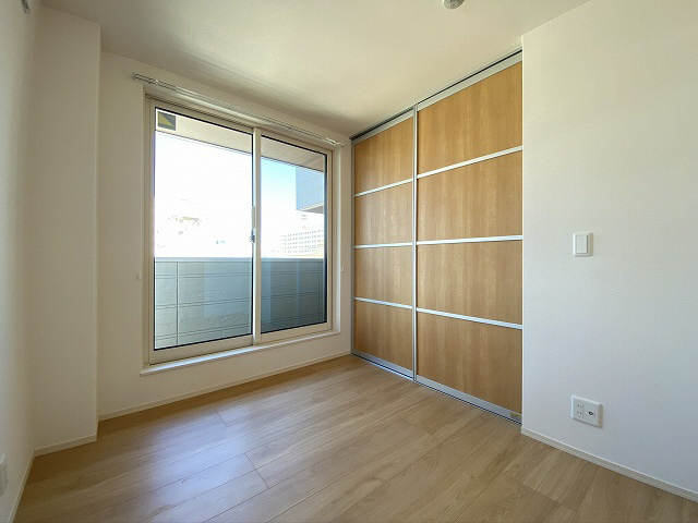 神戸市兵庫区下沢通７丁目の賃貸マンションの内装|洋室