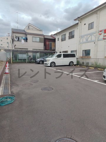 ベルビュー花池の駐車場