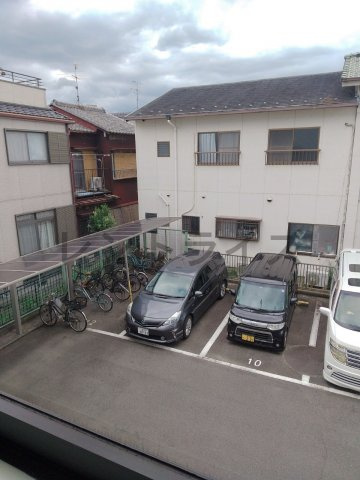 ベルビュー花池の駐車場