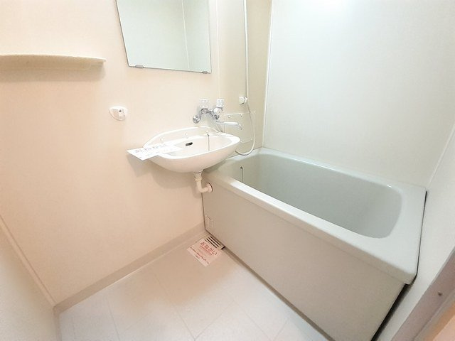 シャロームの浴室|落ち着いた空間のお風呂です