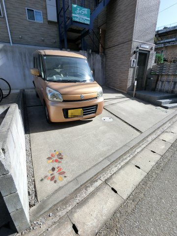 グランフロント本千葉の駐車場